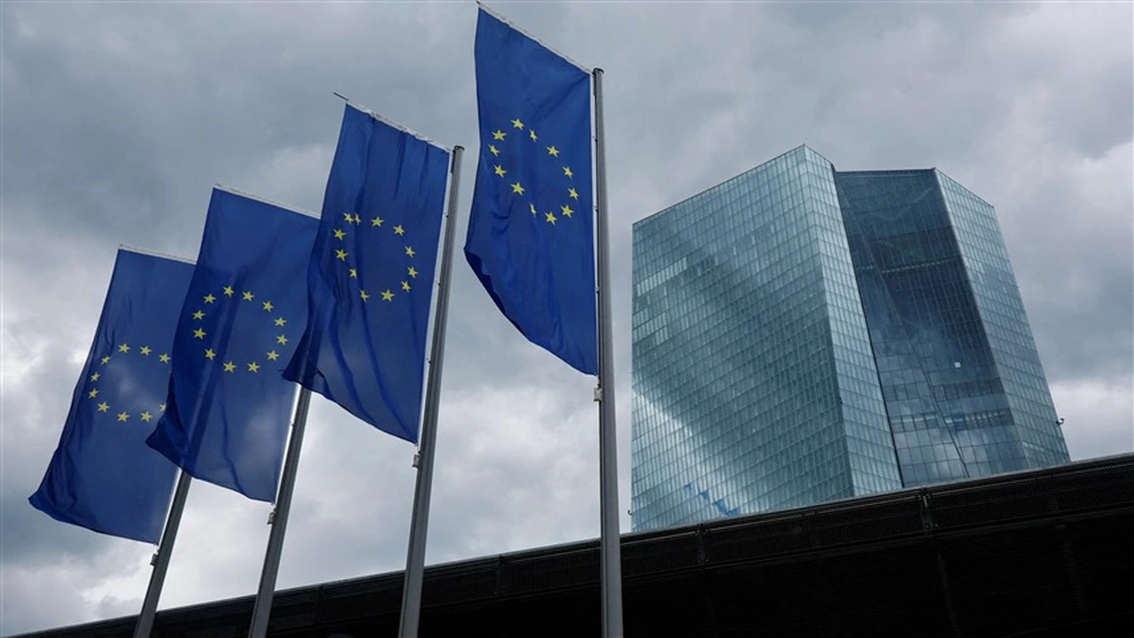 التضخم العالمي يهدد استراتيجيات البنوك المركزية من واشنطن إلى بكين